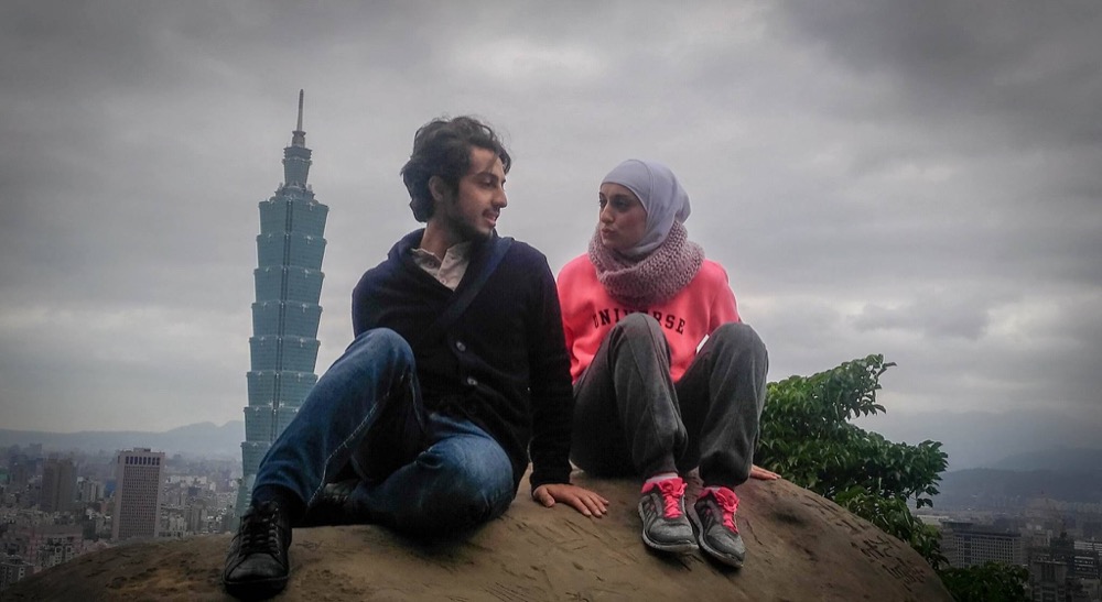 Eyad和Salam與Taipei101的合影